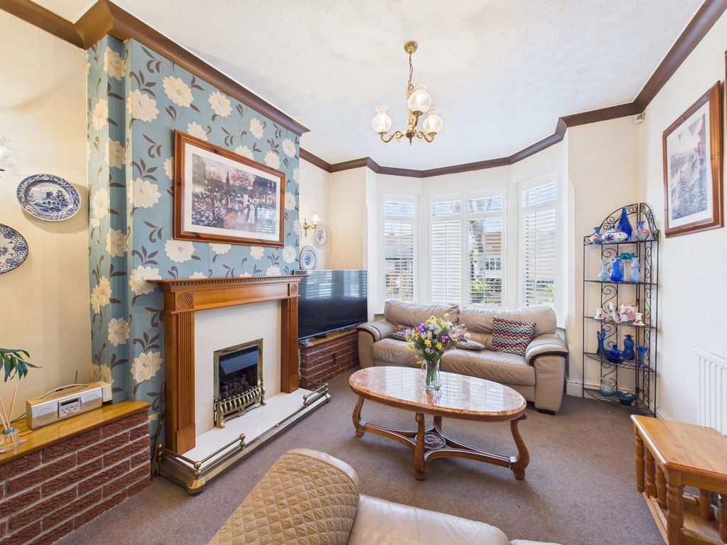 Property photo 2 of 22 Lounge