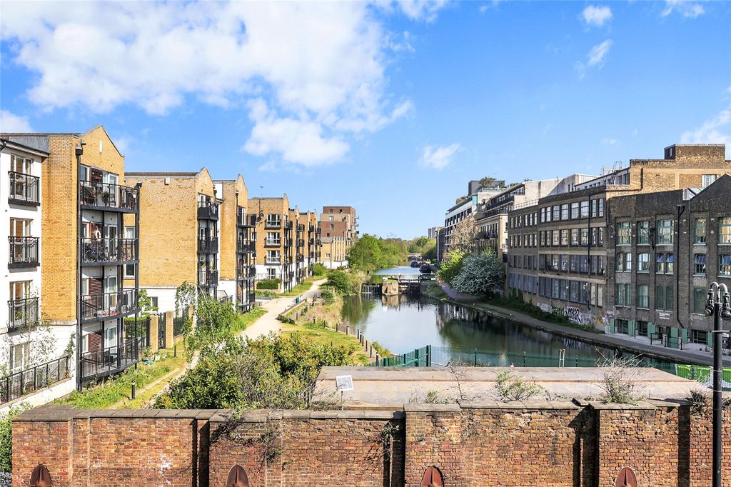 Property photo 2 of 24 Picture No. 08