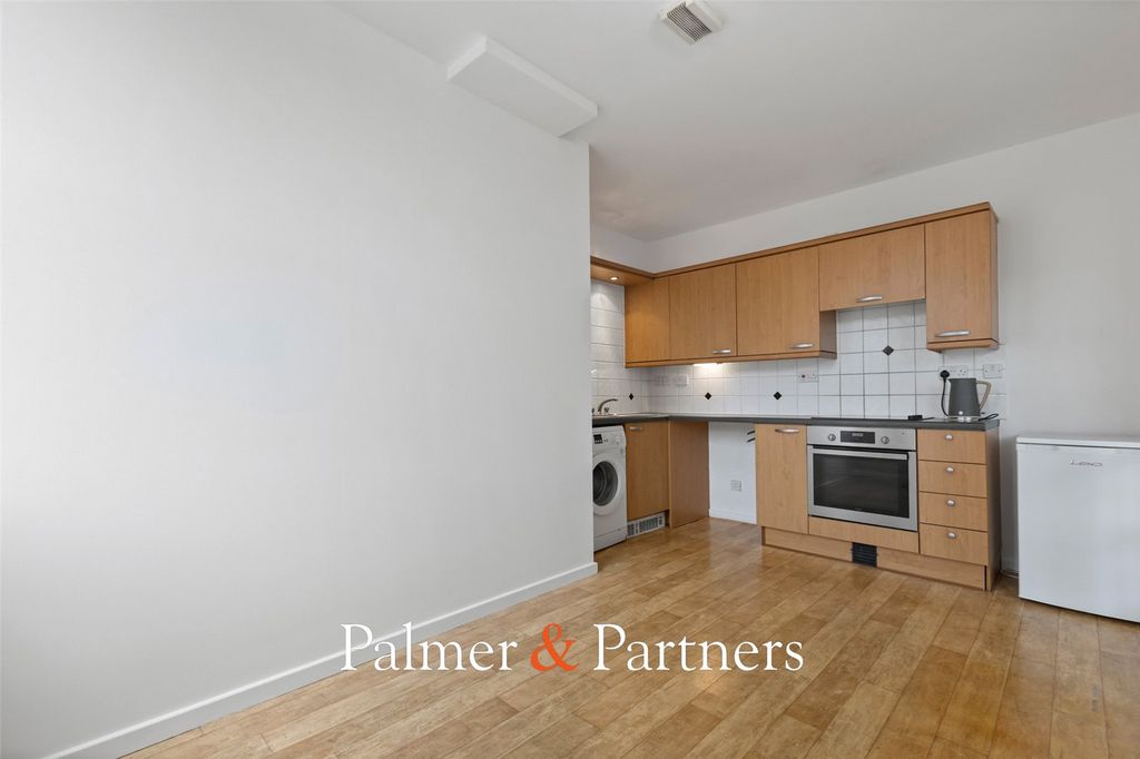 Property photo 3 of 12 Picture No. 02