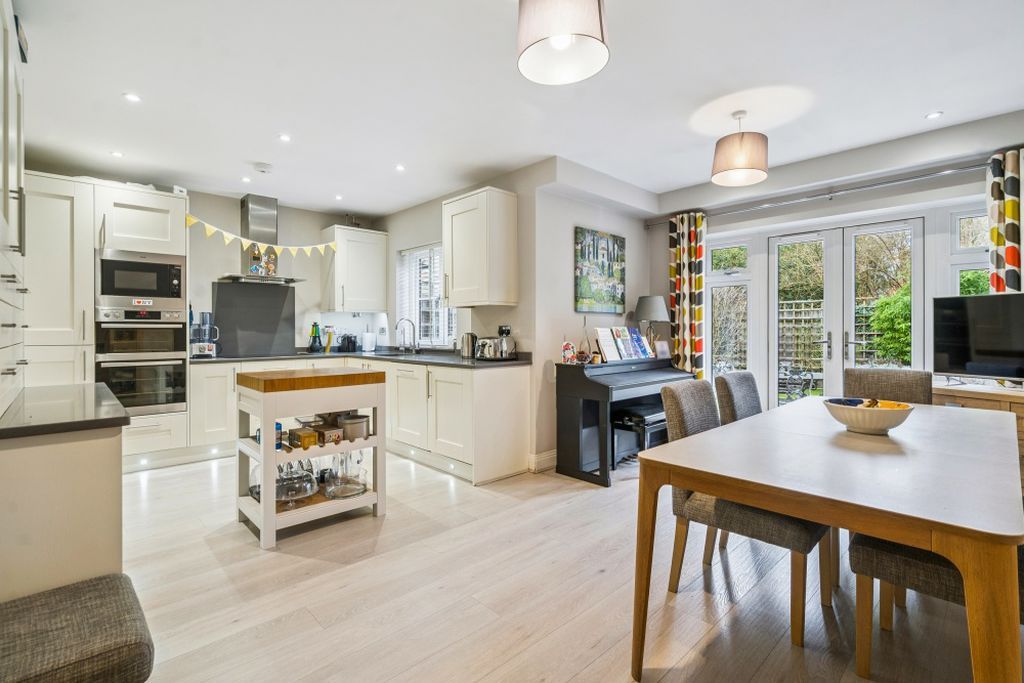 Property photo 2 of 18 Photo 16