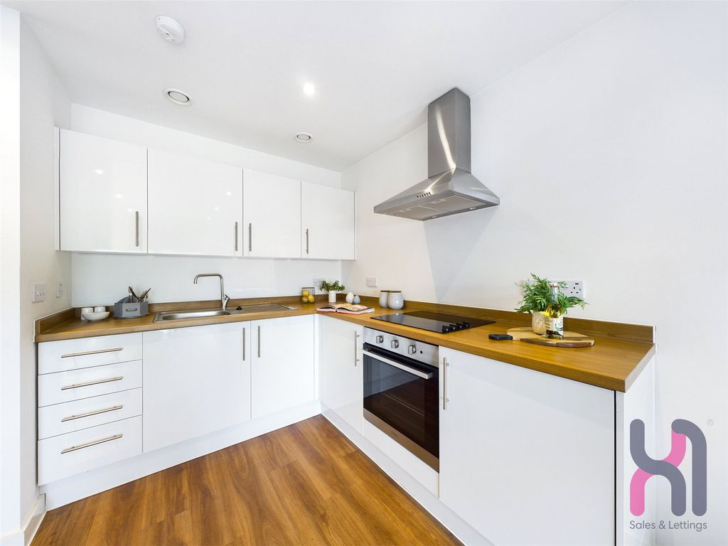 Property photo 3 of 8 Picture No. 19