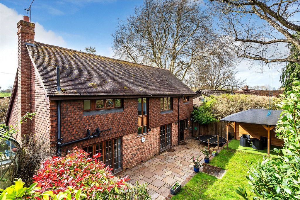 Property photo 1 of 34 House. Partnership