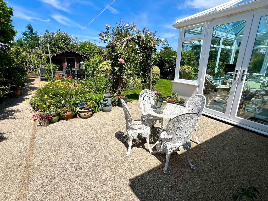 Property photo 2 of 25