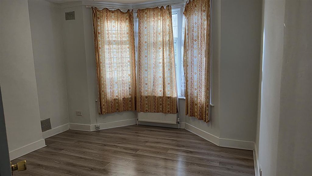 Property photo 2 of 5 20251027_143035.Jpg