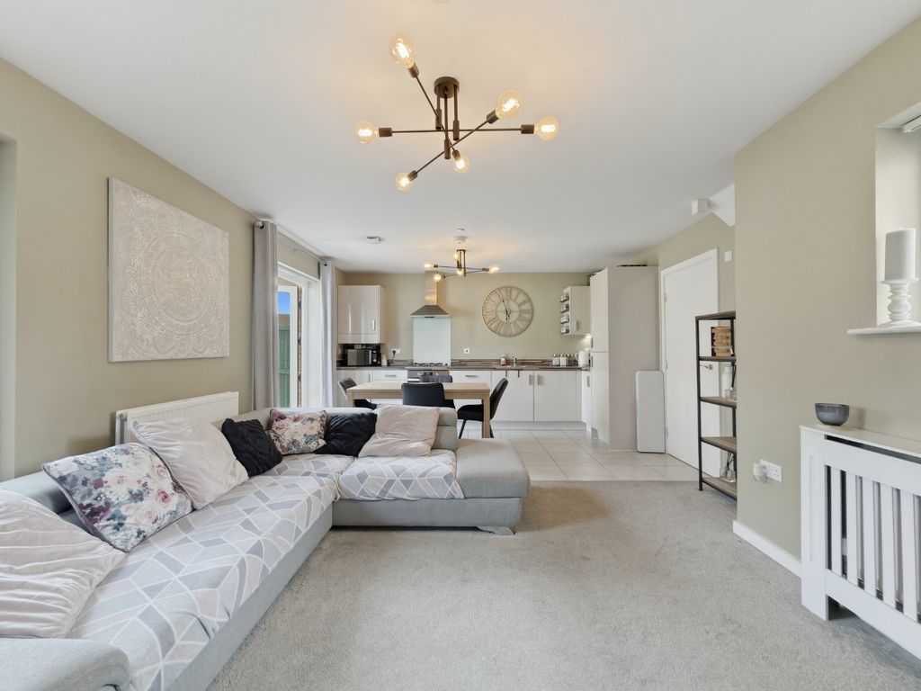Property photo 2 of 20 5227533