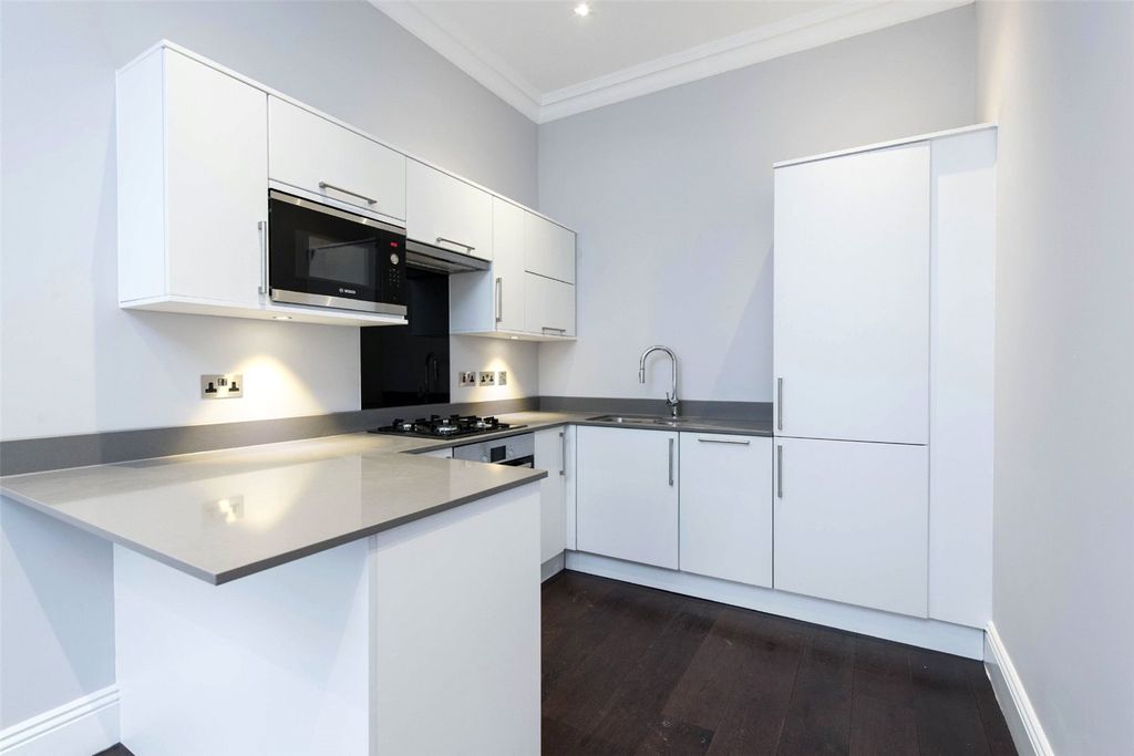 Property photo 2 of 6 Photo 02