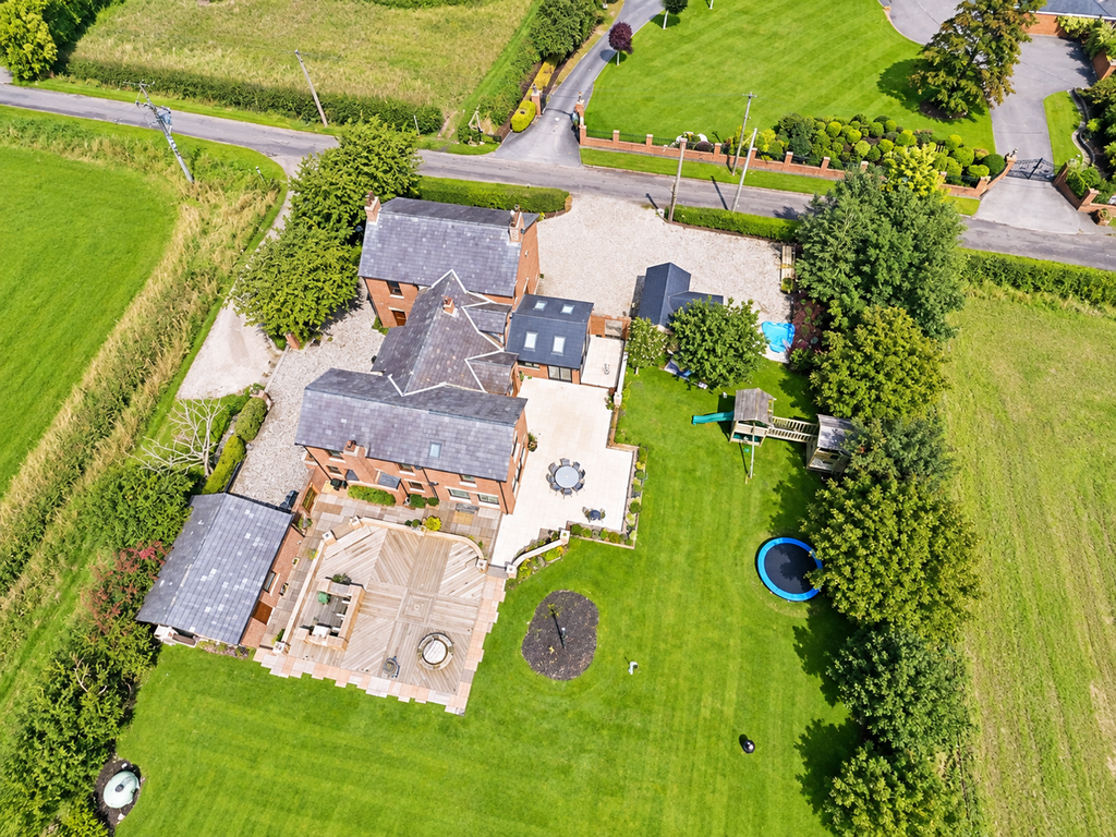 Property photo 2 of 53 Wham2.Png