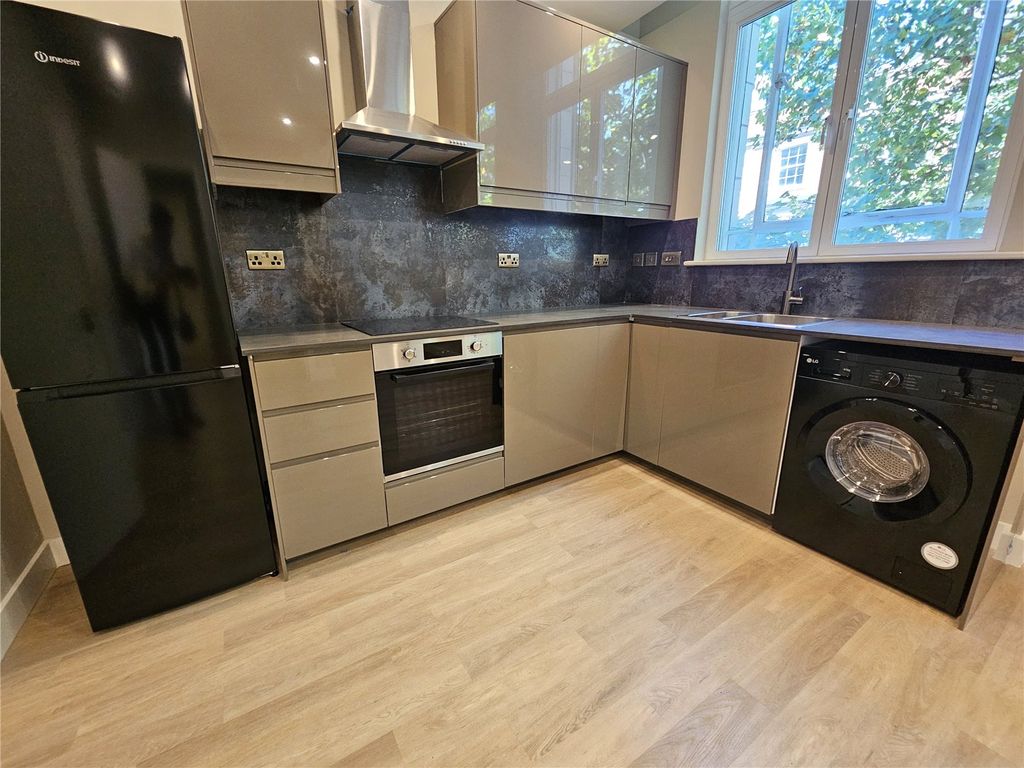 Property photo 1 of 9 Picture No. 09