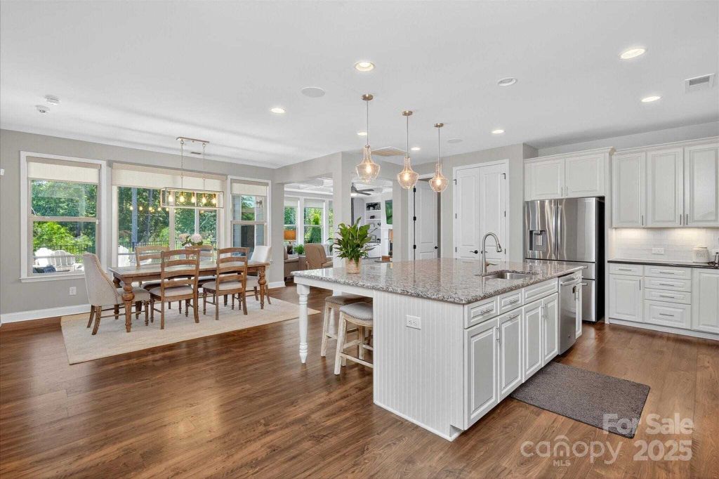 Property photo 1 of 48