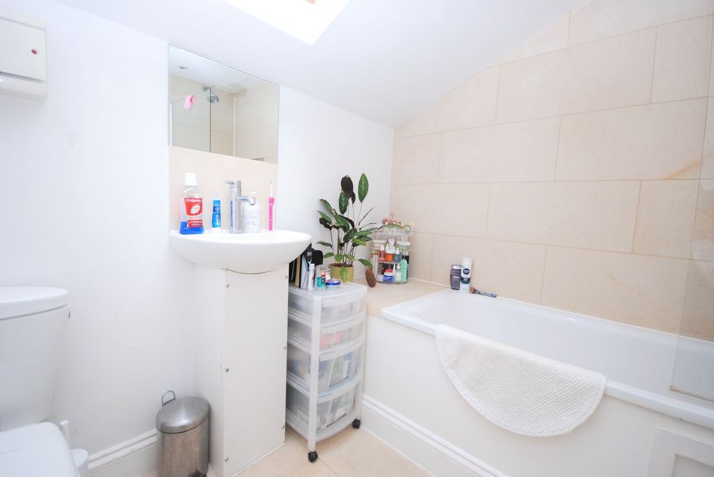 Property photo 2 of 4