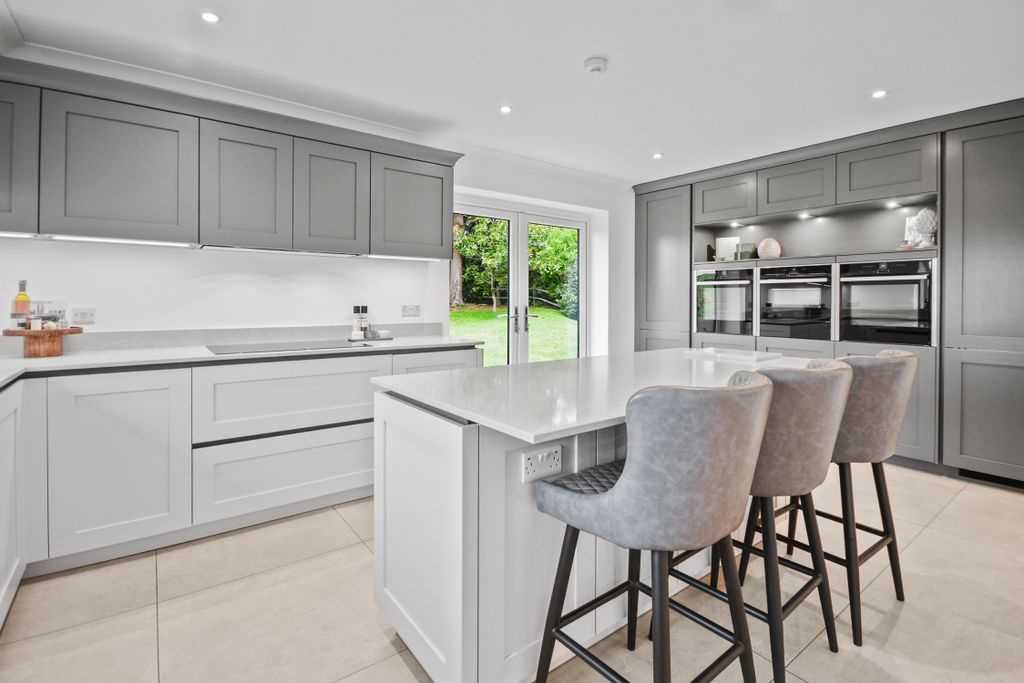 Property photo 3 of 30