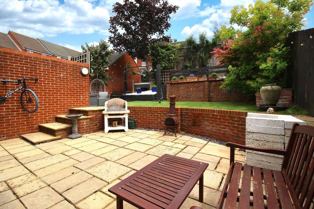 Property photo 2 of 19
