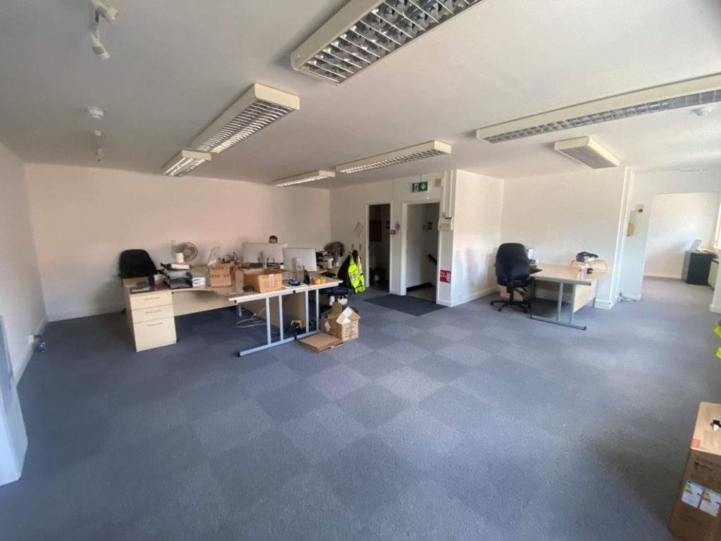 Property photo 3 of 8