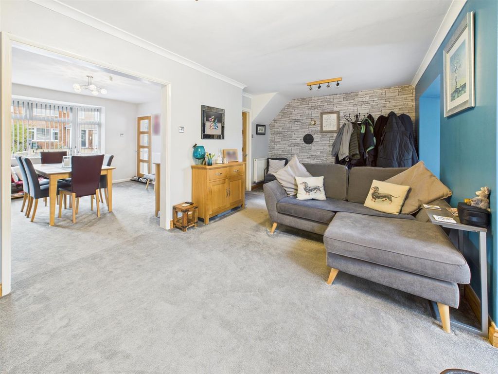 Property photo 2 of 26