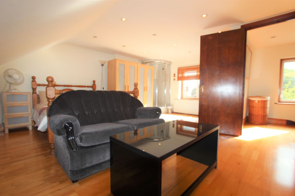 Property photo 3 of 12 Img_2910