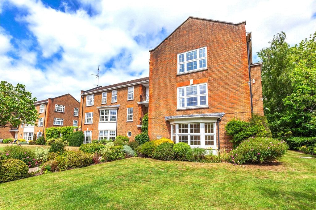 Additional image 12 of 2 bed flat for salePhyllis Court Drive, Henley-On-Thames, Oxfordshire RG9