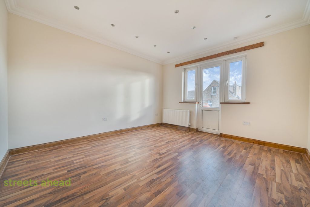 Property photo 2 of 25 48E2A3F6-4Ec7-4F8...