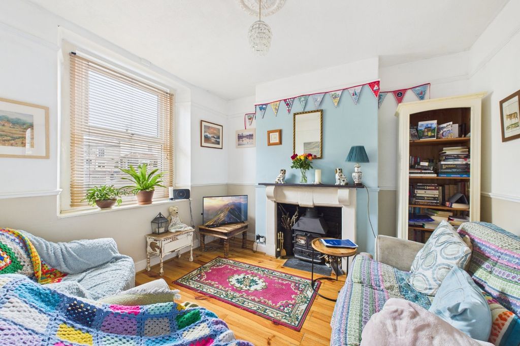 Property photo 2 of 15 Living Room