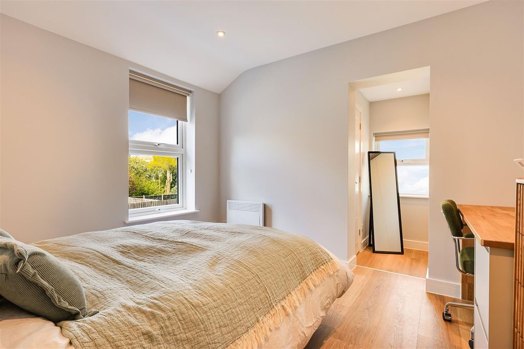 Property photo 3 of 18 Img (28).Jpg