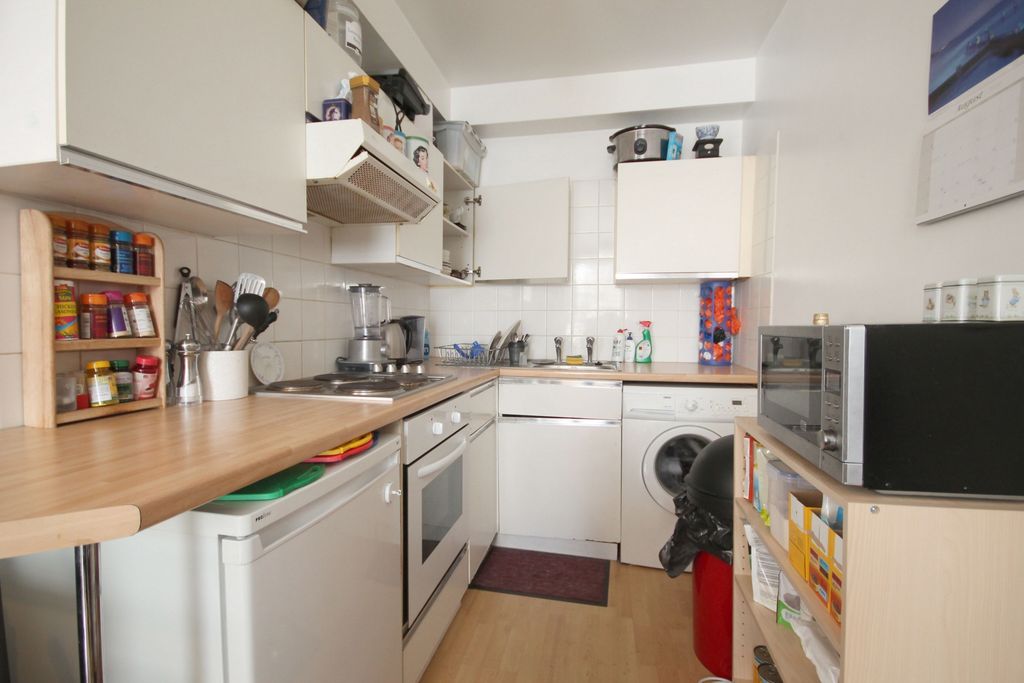 Property photo 2 of 5 Kitchen