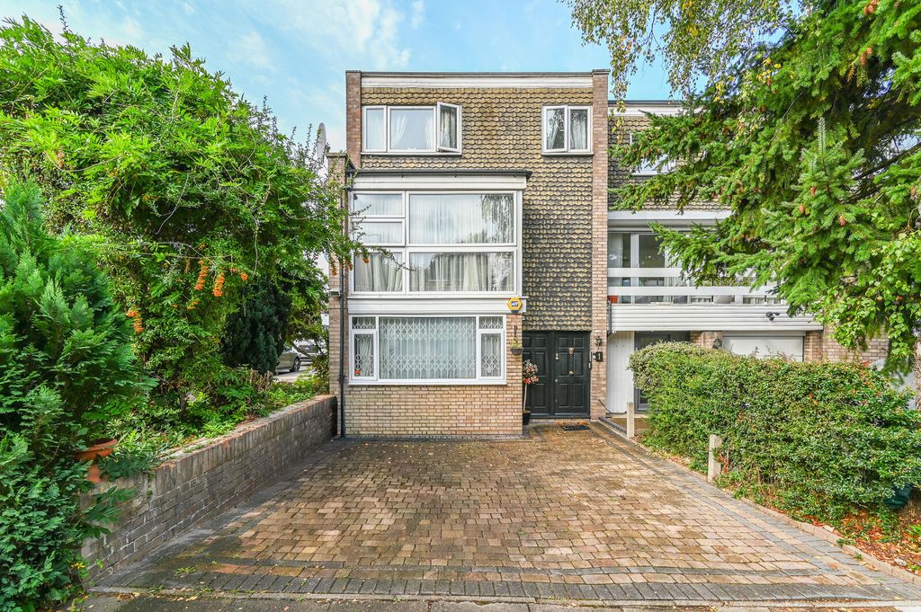 Property photo 3 of 16