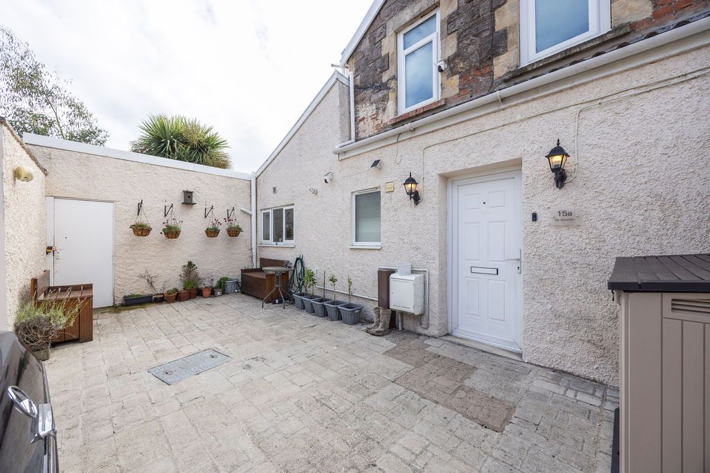 Property photo 2 of 19 1J7A2320