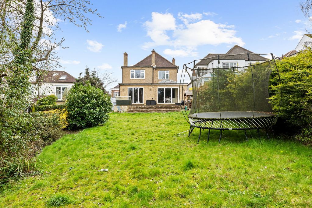 Property photo 3 of 24