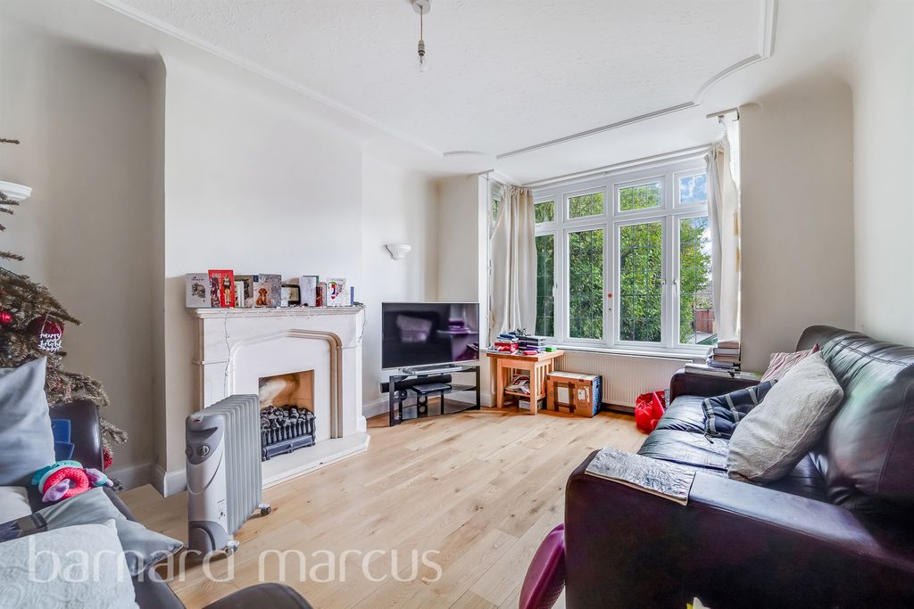 Property photo 2 of 14