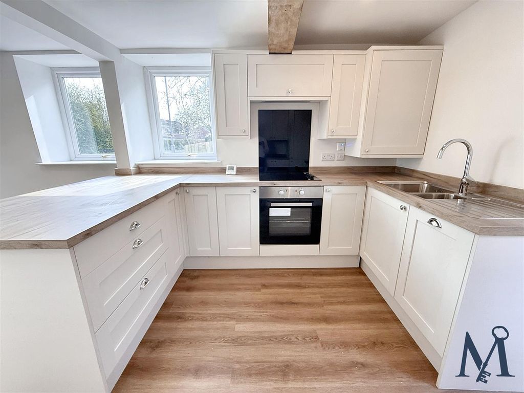 Property photo 3 of 25 Kitchen