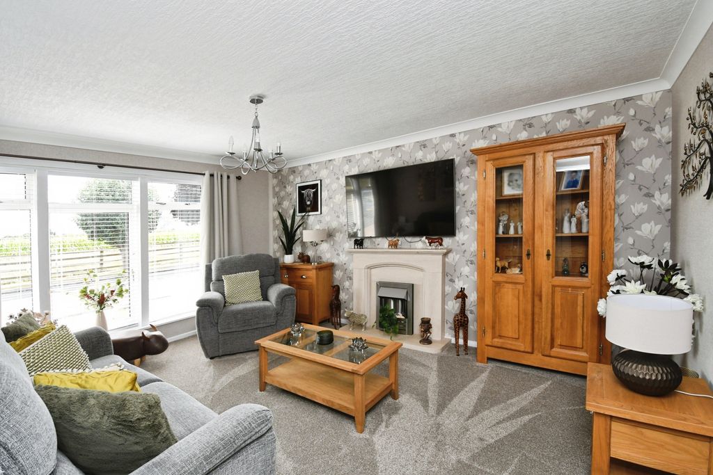 Property photo 1 of 34