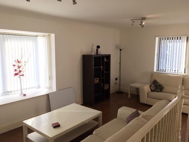 Property photo 3 of 7 Living Room