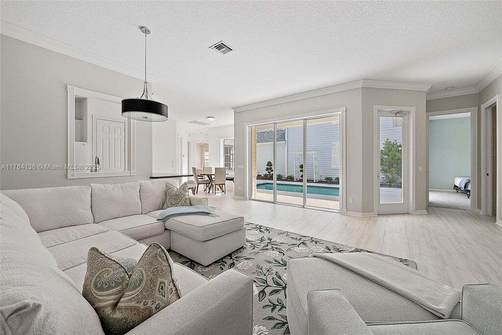 Property photo 2 of 19 <Alttext/>