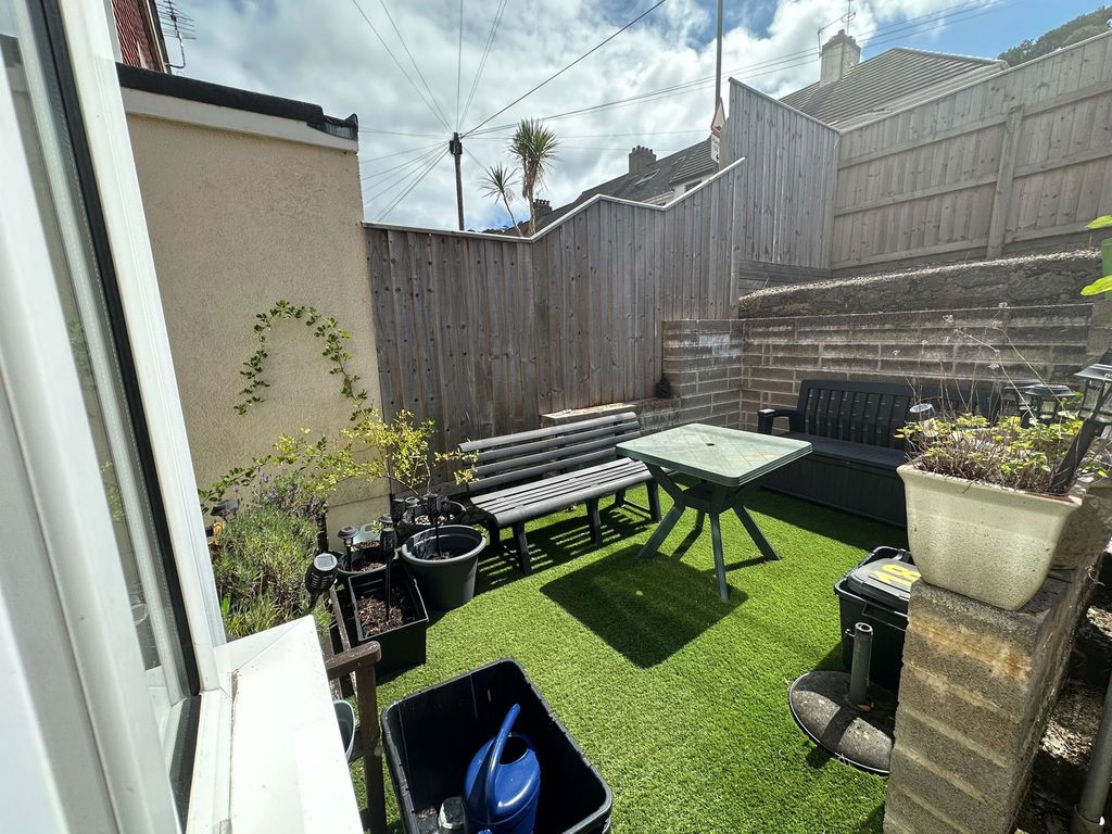 Property photo 3 of 10