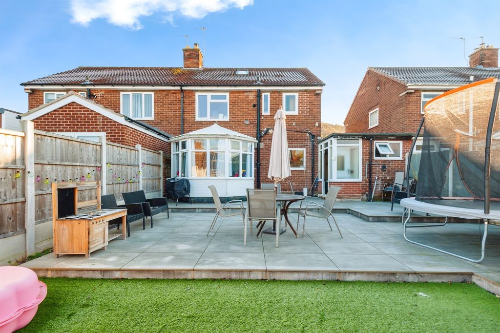 Property photo 2 of 17