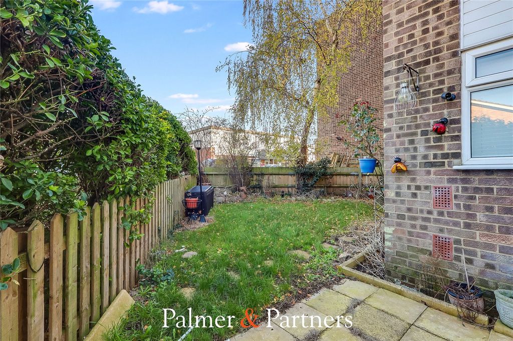 Property photo 2 of 17 Picture No. 12