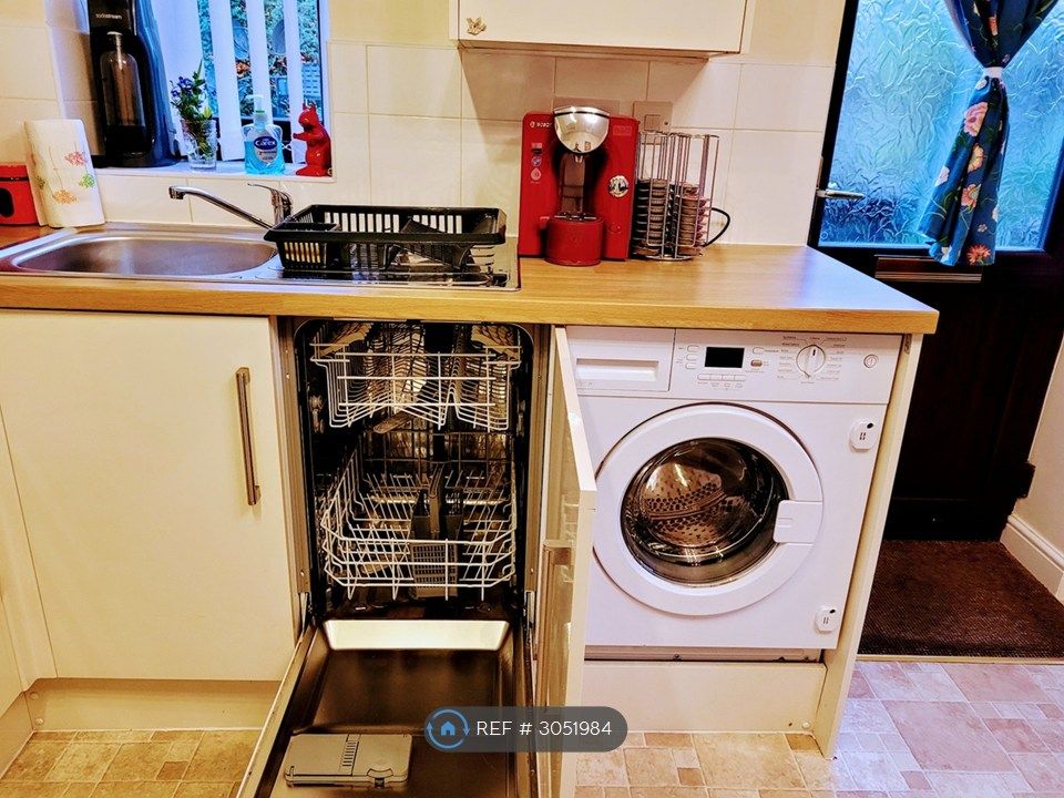 Property photo 3 of 15 Dishwasher/Washing Machine