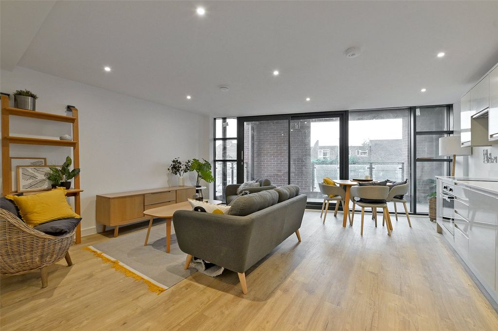 Property photo 2 of 10 Reception Room