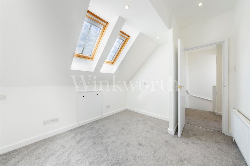 Property photo 3 of 13 Picture No. 11