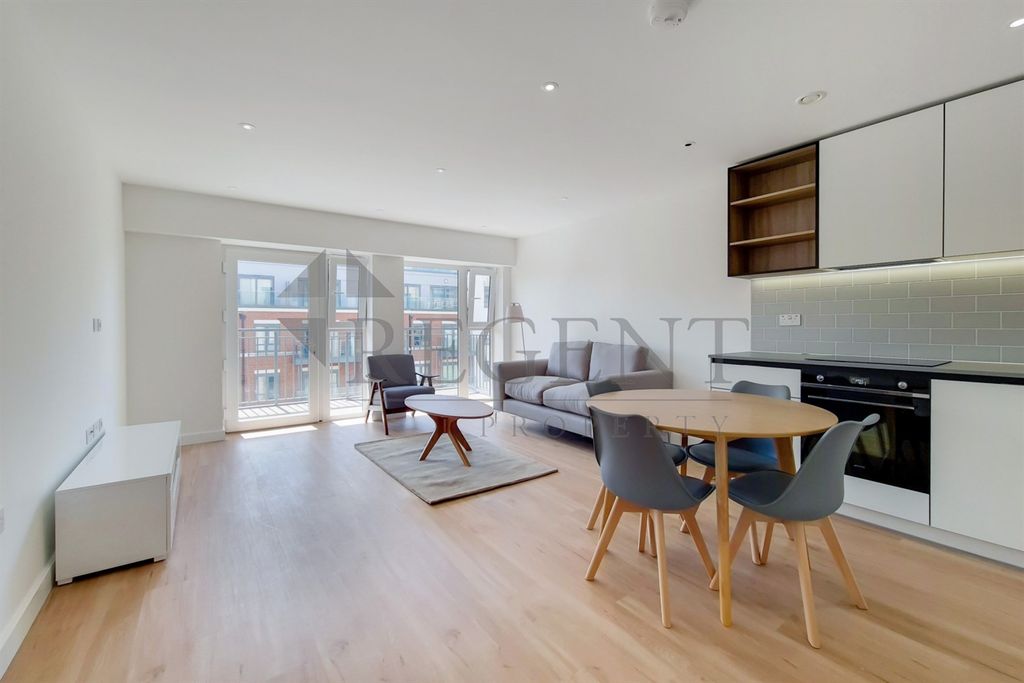 Property photo 1 of 12 Open Plan