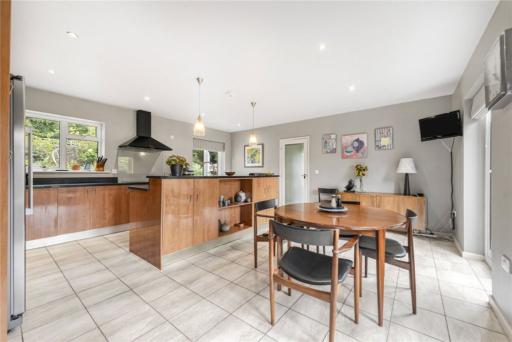 Property photo 2 of 40 Picture No. 06