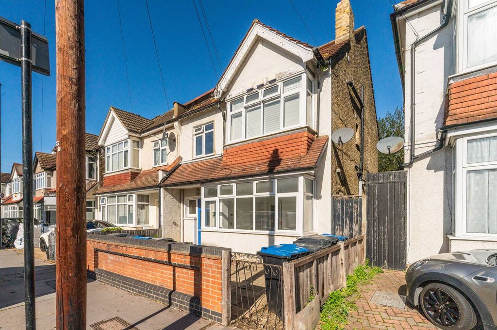Property photo 2 of 11