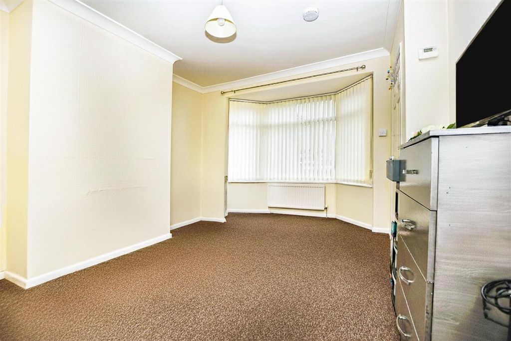 Property photo 2 of 10 Lounge