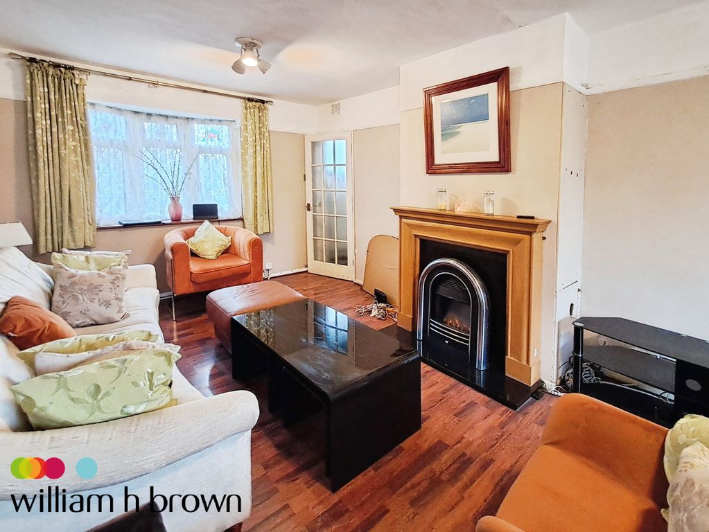 Property photo 3 of 14 Living Room