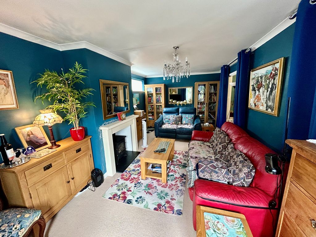 Property photo 2 of 13