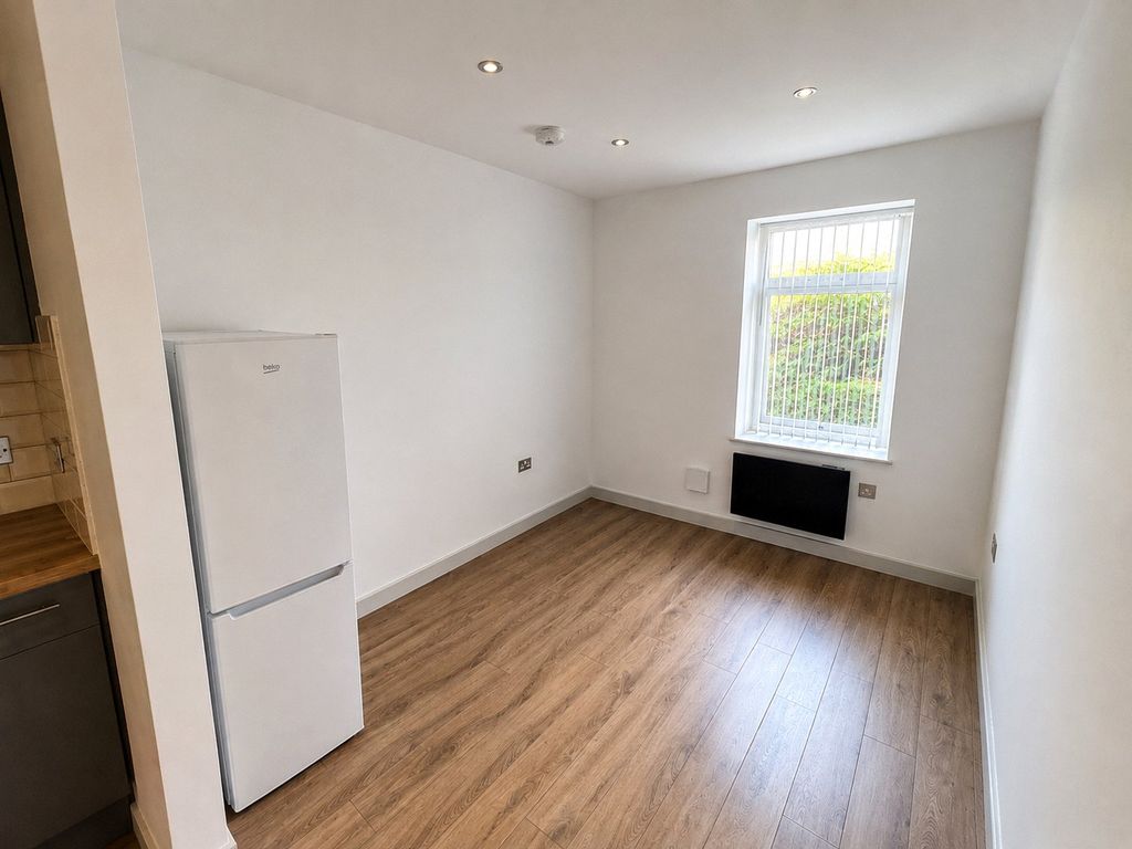 Property photo 3 of 6 Picture No. 04
