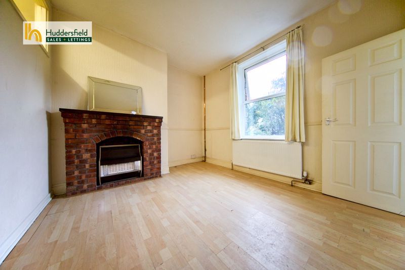 Property photo 2 of 10 Livingroom1