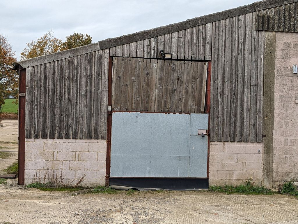 Property photo 1 of 2