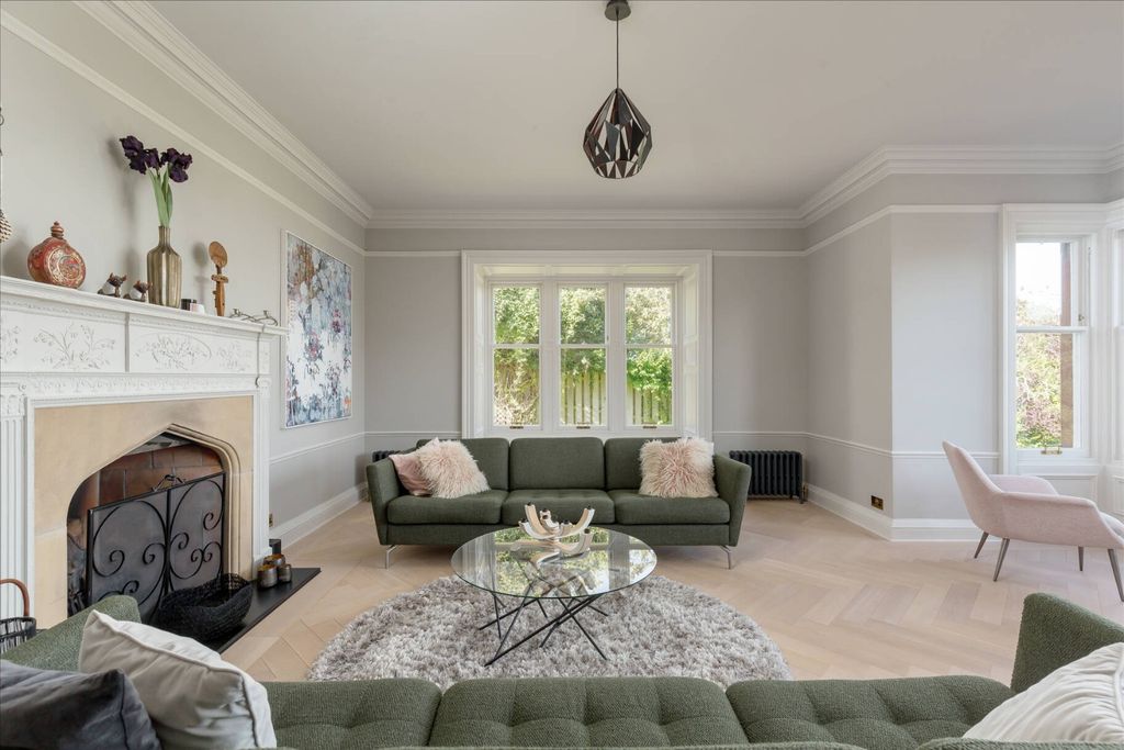 Property photo 3 of 60