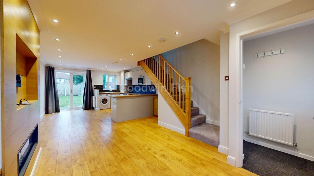 Property photo 3 of 15