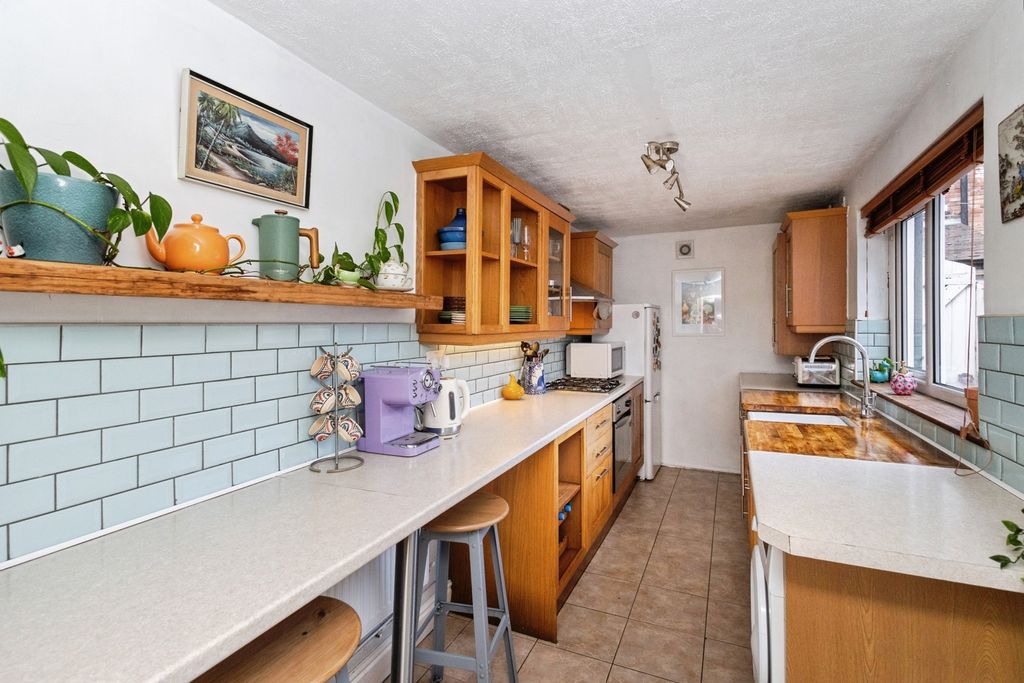 Property photo 3 of 24 Pbox-Img.Jpg